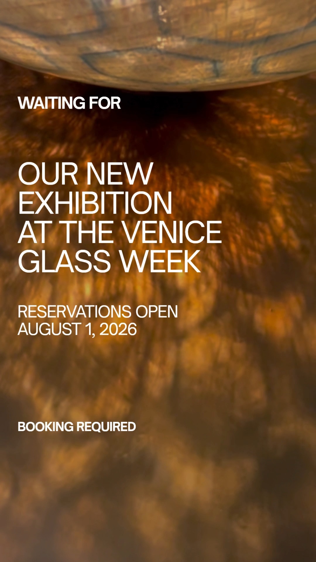 The wait is almost over.
Reservations for the new exhibition by the Lino Tagliapietra Foundation during @theveniceglassweek 2026 open on August 1.
Behind the scenes, we're preparing something extraordinary. In August, our showroom will temporarily close as we transform the space.
To visit the exhibition, booking is required.
We'll soon share how to book your visit on our website.
•
L'attesa è quasi finita.
Dal 1 agosto aprono le prenotazioni per la nuova mostra organizzata dalla Fondazione Lino Tagliapietra in occasione della @theveniceglassweek 2026.
Lo showroom è in trasformazione: ad agosto sarà temporaneamente chiuso per preparare il nuovo allestimento.
Per visitare la mostra sarà obbligatoria la prenotazione.
A breve comunicheremo come prenotare la visita attraverso il nostro sito.
#LinoTagliapietra #Glassblowing #glassartist #MuranoGlass #theveniceglassweek